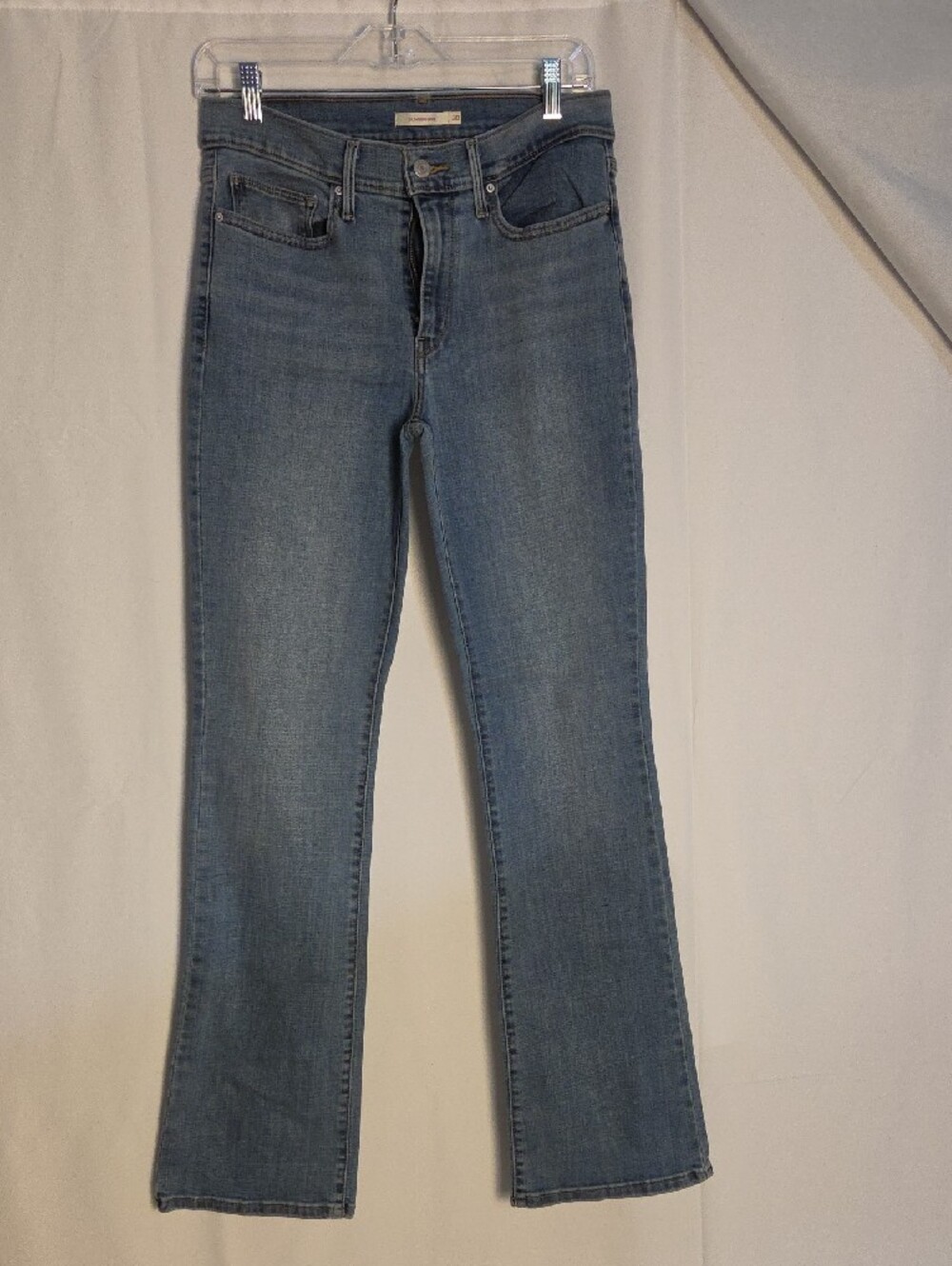 Levi - Classic Light Wash High-Rise Women's Jeans
